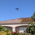 Démoussage tuiles béton par drone